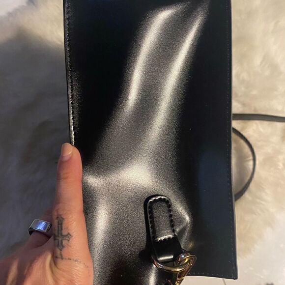 Boutique black faux leather bag has flaws #10 - Picture 5 of 9